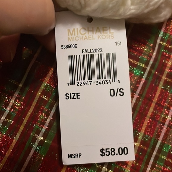 Brand New Michael Kors Cream Winter White Knit Beanie Hat w/ Gold Tone Logo Bar